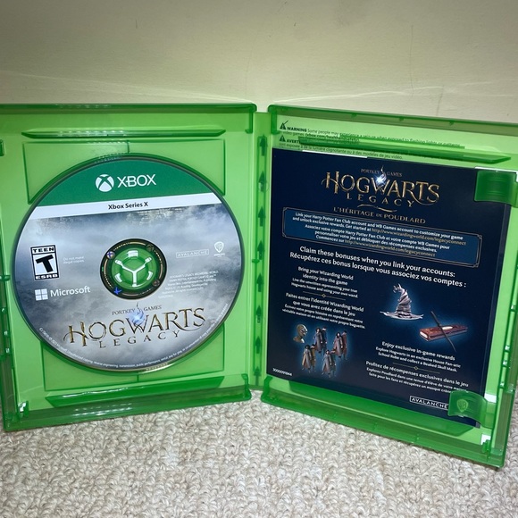 NEVER USED Hogwarts Legacy, Xbox Series X - Picture 4 of 5